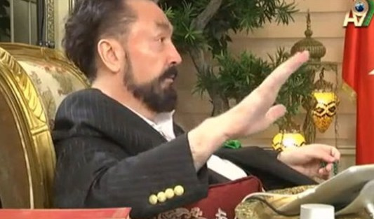 Adnan Oktar neden evlenmediğini çıkladı