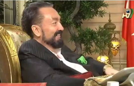 Adnan Oktar neden evlenmediğini çıkladı