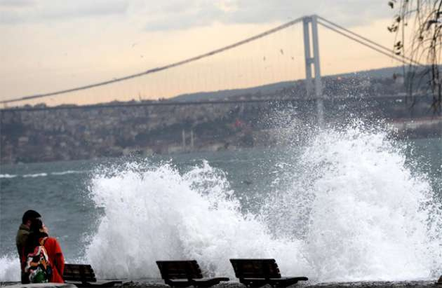 İstanbul ve Çanakkale'de lodos krizi!