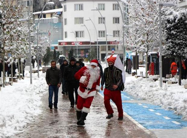 Renkli Noel Baba görüntüleri