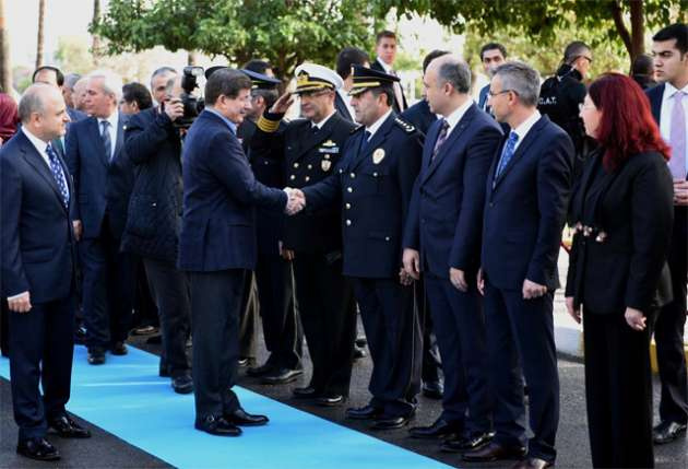 Başbakan Davutoğlu Mersin'de