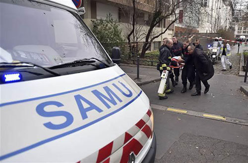 Paris'teki katliama ilk imam koştu