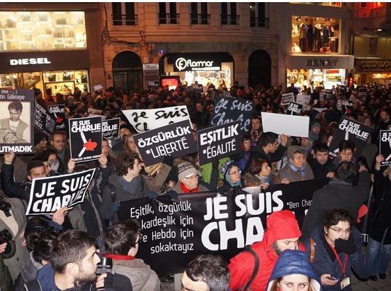 Taksim'de Hebdo saldırısı protesto edildi