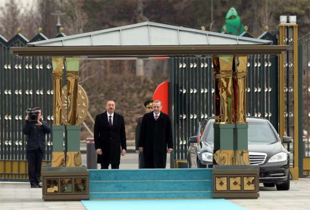 Azerbaycan Cumhurbaşkanı Aliyev Ankara'da