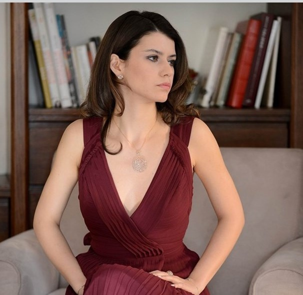 Beren Saat'in hayali suya düştü!