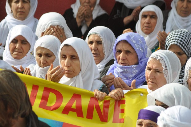 Cizre'de sokaklara hendek kazıldı!