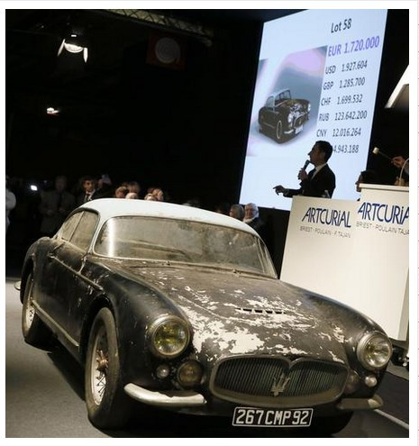 Antika Ferrari 23 milyon dolara satıldı