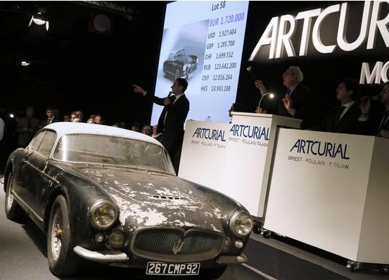 Antika Ferrari 23 milyon dolara satıldı