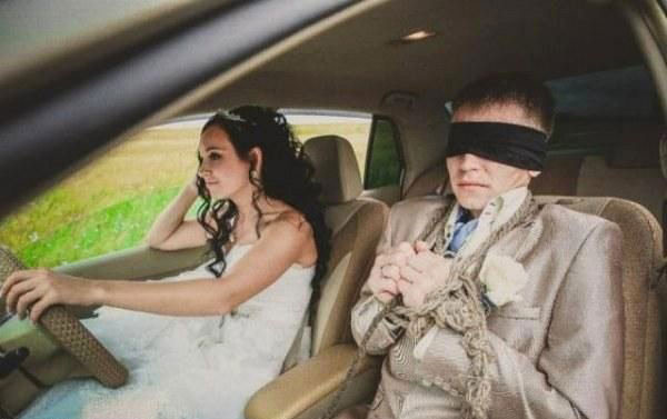 Dünyanın en çılgın düğün fotoğrafları
