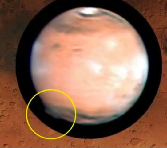 Mars'ta gizemli bulutlar!