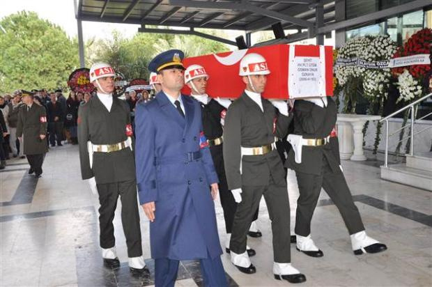 Malatya'da şehit olan asker İzmir'de toprağa verildi