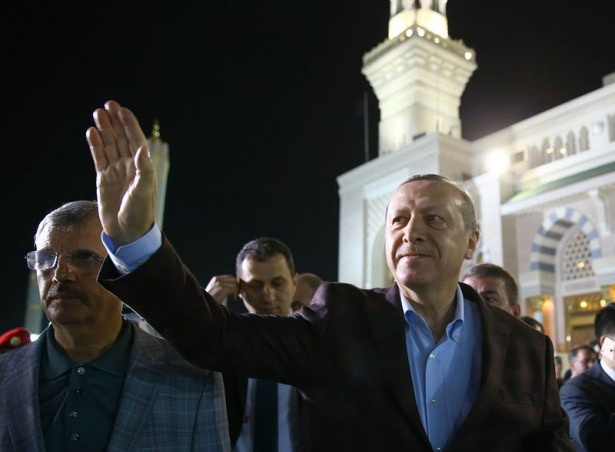 Cumhurbaşkanı Erdoğan Mescid-i Nebevi'yi ziyaret etti