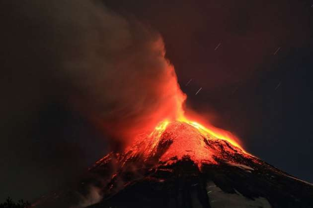 Şili'deki Villarrica volkanı lav püskürtmeye başladı
