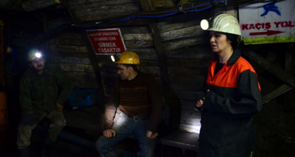 Dünya Kadınlar Günü'nü maden ocağında kutladı