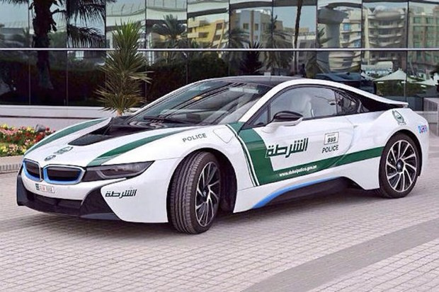 Dubai polisinin lüks arabaları