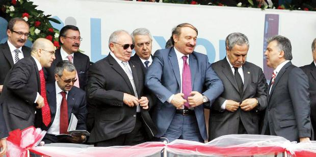 Bülent Arınç ve Melih Gökçek aynı karede