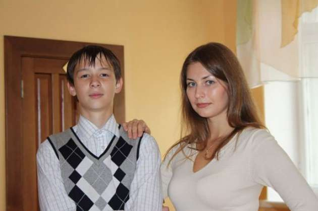Rus öğretmen güzelliğiyle büyüledi