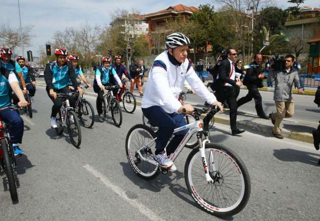 Cumhurbaşkanı Erdoğan bisiklet sürdü