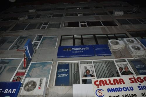 Polis, öğretmen arkadaşını öldürüp intihar etti