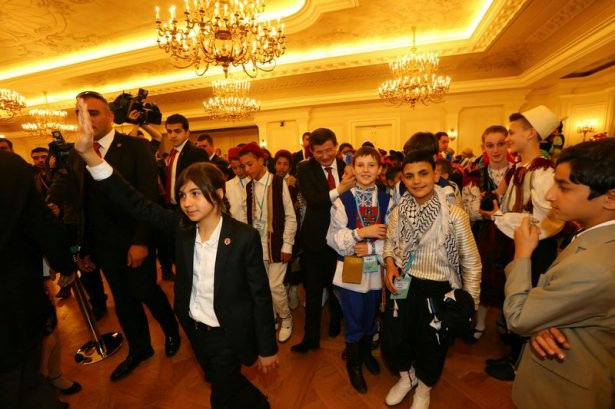 Başbakan Davutoğlu'nun çocuk koruması