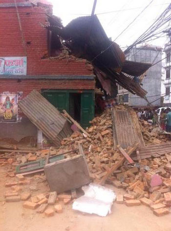 Nepal'de 7.9 büyüklüğünde deprem