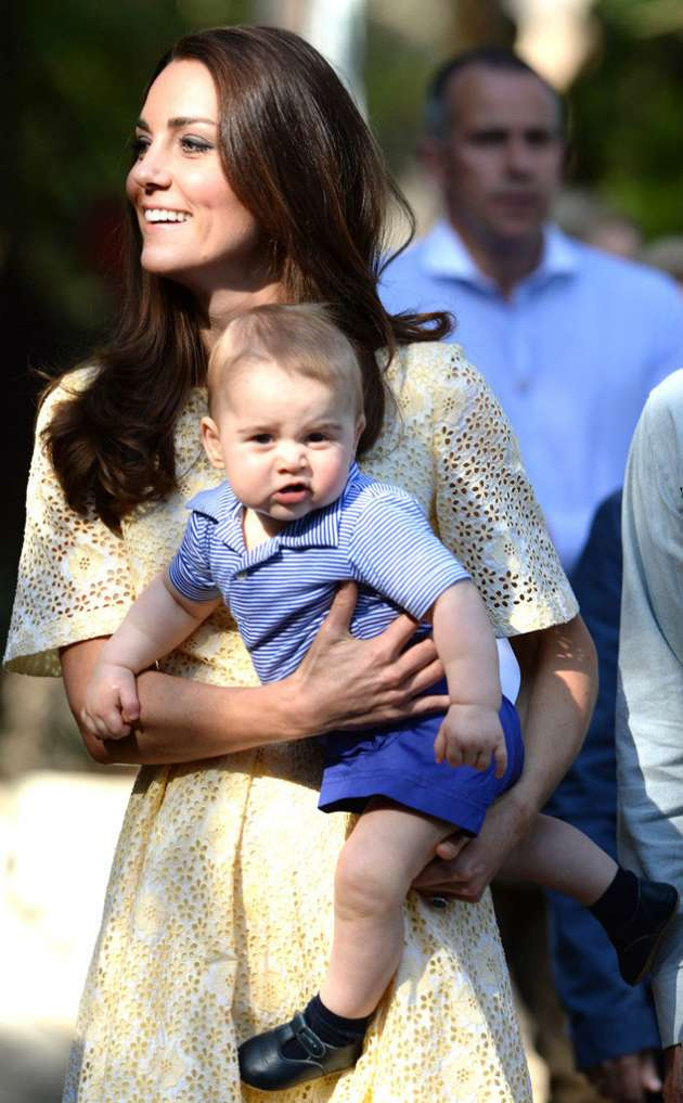 Kate Middleton bebeğini dünyaya getirdi