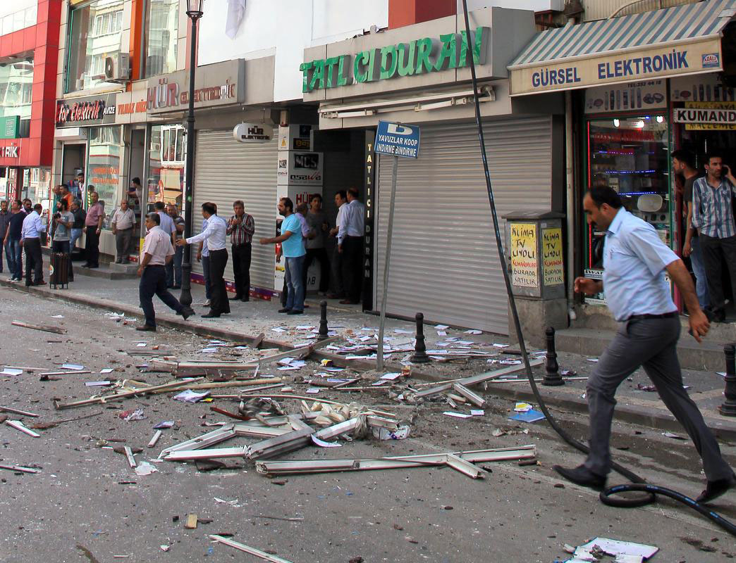 HDP Adana ve Mersin il teşkilatlarında patlama