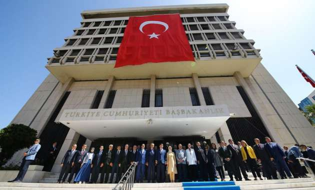 İzmir'de Başbakanlık Ofisi açıldı
