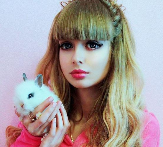 Rusların estetiksiz Barbie'si