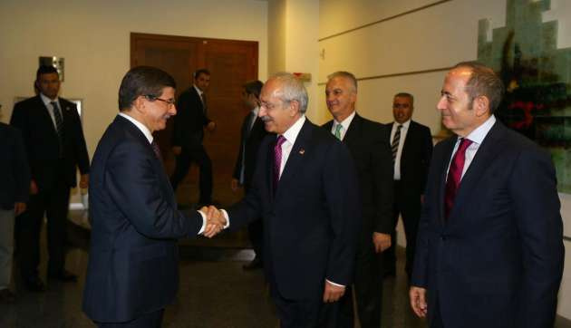 Başbakan Davutoğlu koalisyon görüşmelerine başladı