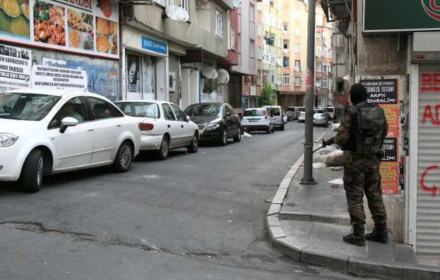 İstanbul'da terör örgütlerine operasyon