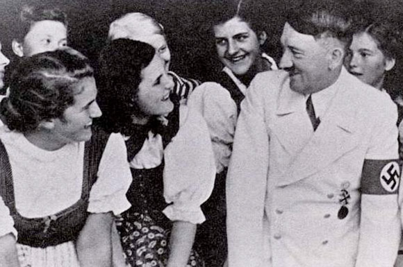 Hitler şehri bombaladı cinsel devrim yaptı