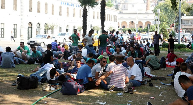 İzmir'e Suriyeli sığınmacıların akını
