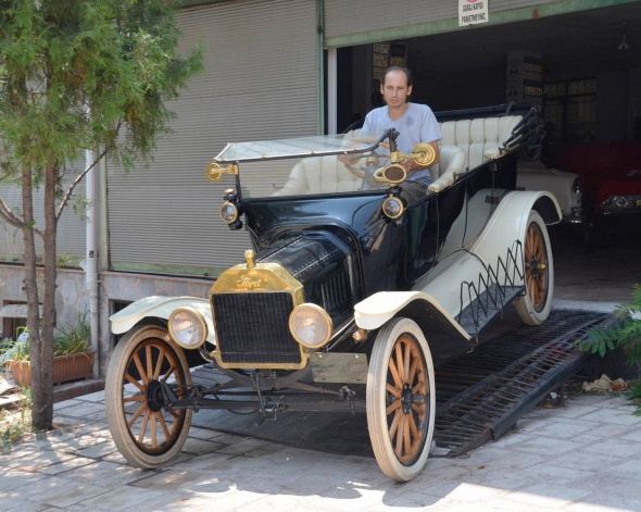 Bursa'da 100 yıllık otomobille yollarda