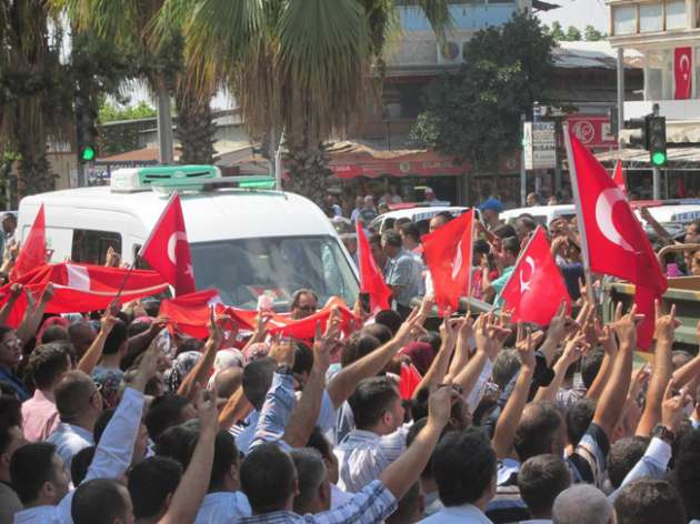 Adanalı şehit toprağa verildi