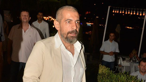 Okan Bayügen'e saçını kestiren hastalık: Saçkıran nedir?