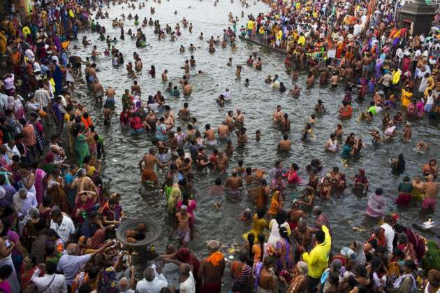 Hindistan'da Kumbh Meala festivali start verdi