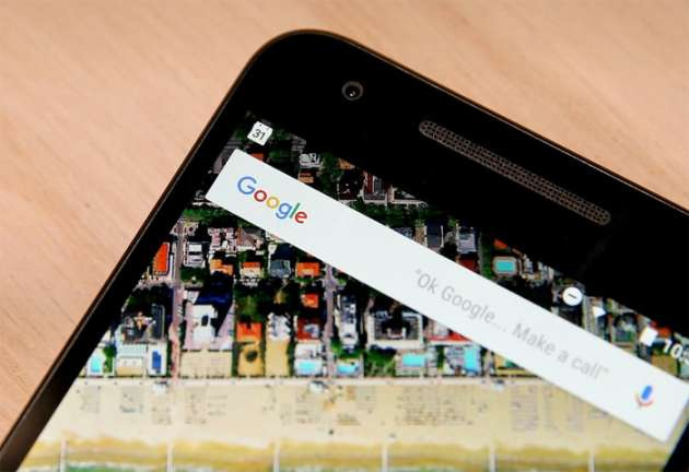 Google yeni cep telefonlarını tanıttı