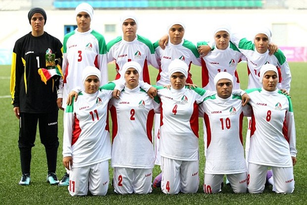 Kadın futbol takımının 8 oyuncusu erkek çıktı