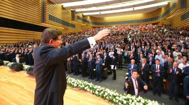 Davutoğlu AK Parti Seçim Bildirgesi'ni açıkladı!