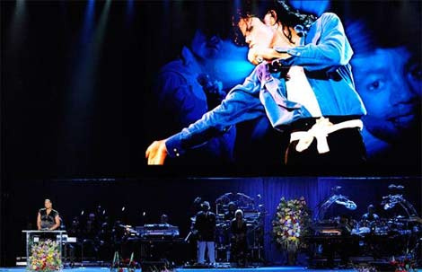 Michael Jackson böyle gömüldü