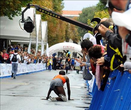 Finişi ancak uzaktan görebildi 