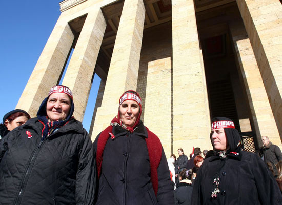 Anıtkabir'de türban şikayeti