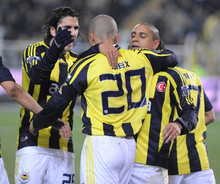 Fenerbahçe Taş kırdı!