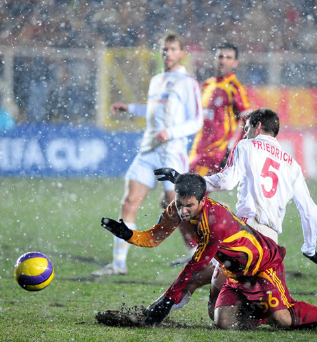 Cimbom turu rövanşa bıraktı