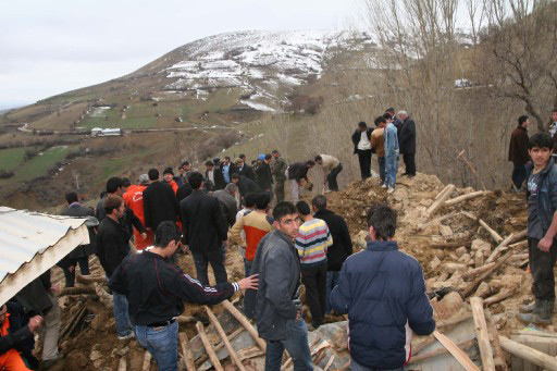 Elazığ depreminden ilk fotoğraflar