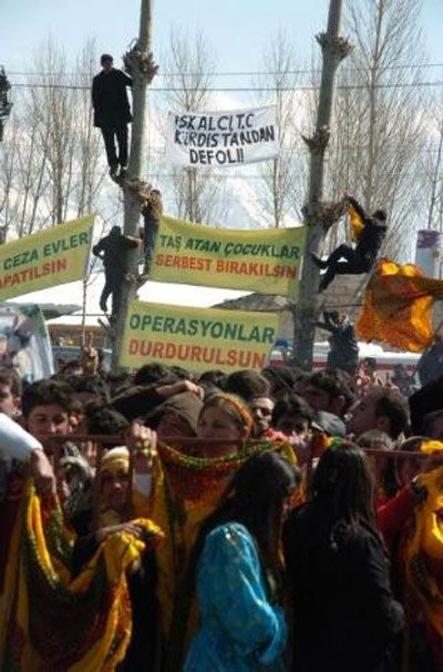 PKK mitingine dönüşen Nevruz kutlaması