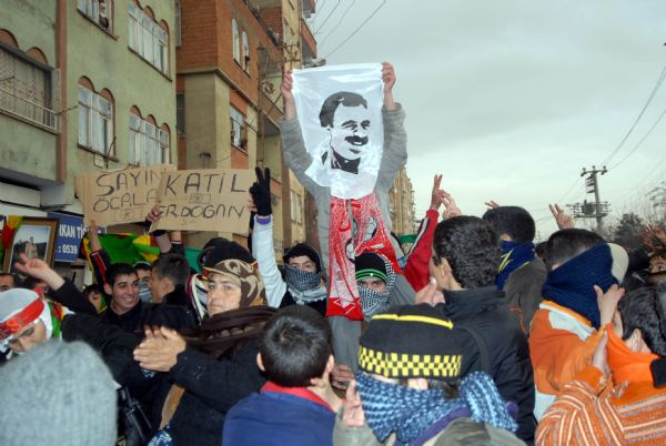 PKK cenazesinde çirkin slogan