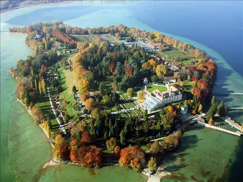 Çiçek adası Mainau