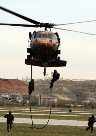 Kara Kuvvetleri’nin kadın pilotları